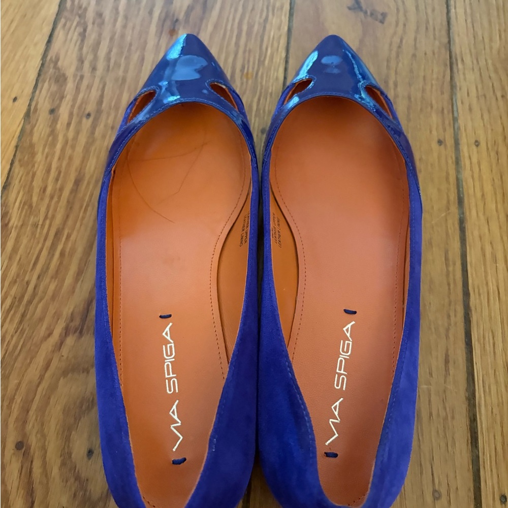 Via Spagia. Purple  Suede Pointed Toe Flats with Patent leather Trim